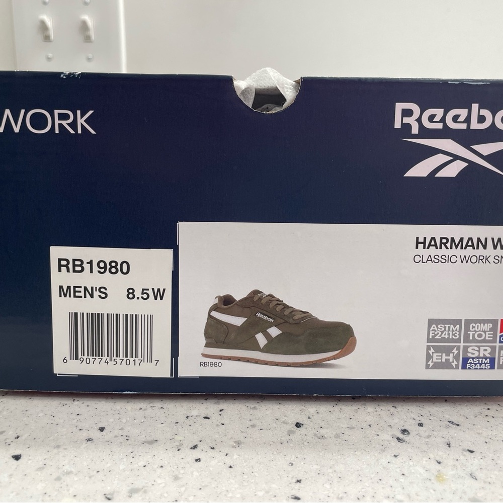 Men’s Reebok - Picture 4 of 5